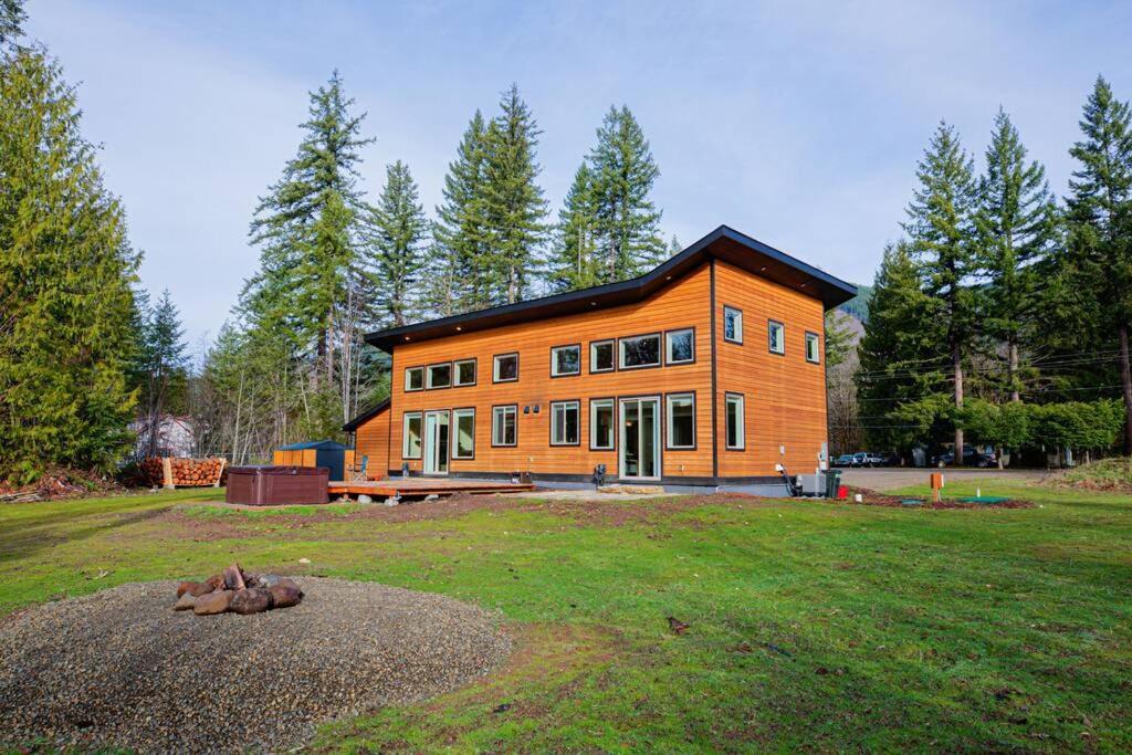 Newly Built Modern Duplex - 2 *