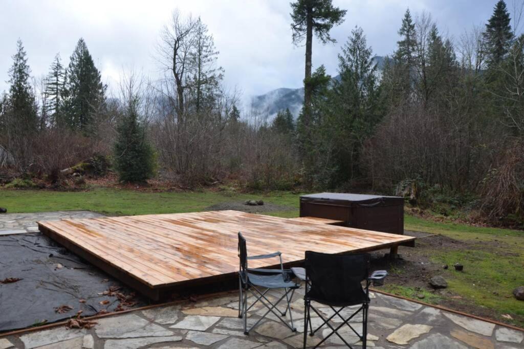 Newly Built Modern Duplex - 2 Mount Hood Village